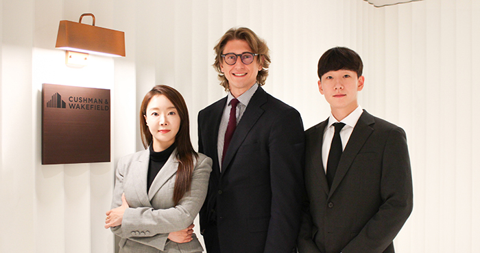  피플게이트 : [쿠시먼앤드웨이크필드] 크로스보더 거래 서비스팀 성과 발표