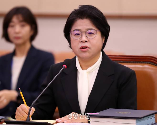 <b>김복형 헌법재판관</b> 후보자에게