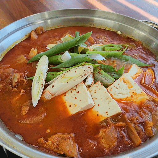  전주 신시가지 점심 맛집 [채감] 고기 많은 전주김치찌개맛집 추천