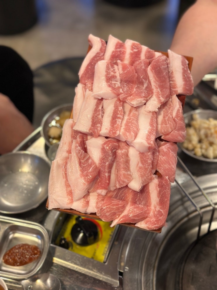  건대 고기집 가성비의 정수 - 박달박가네 숯불껍데기 꼬들살 짜글이김치찌개 강추