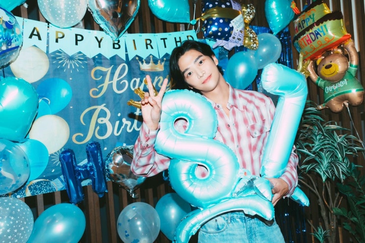 <b>로운</b> 스페셜 팬미팅 2024 "Crazy Birthday Party"