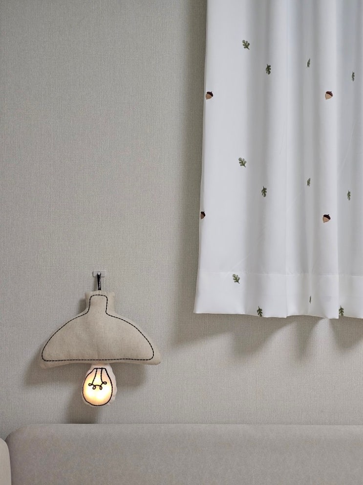  [힘찬이 아기방 꾸미기] 텍미홈 - 패브릭 LED 감성 조명 린넨 쿠션