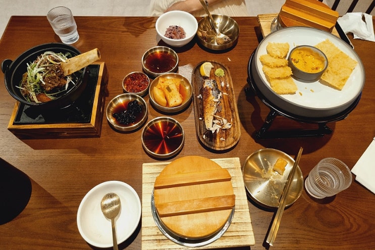  광교 아브뉴프랑 맛집 맛있는 한식집 호감당