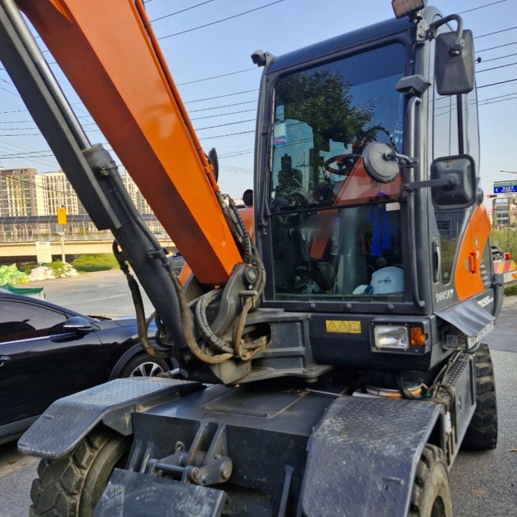 두산 DX55W 2018년식 5200만원 판매합니다. 두산 DX55W 2018년식 5200만원 판매합니다.