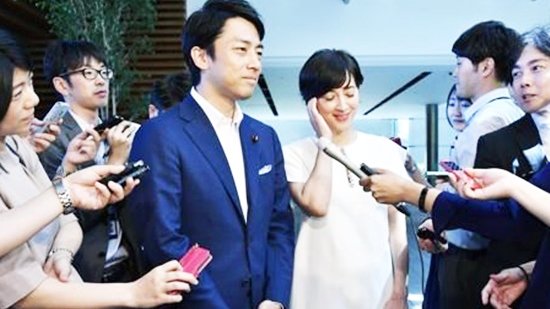 "엄마가 아니라 고모였다"…日 <b>총리 도전</b>한 <b>고이즈미</b>의 고백