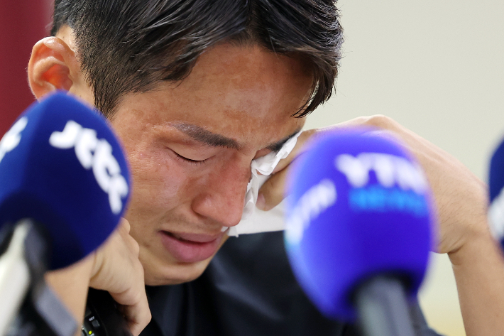 中 축구협회 "<b>손준호</b>, 승부조작 혐의로 영구제명 <b>징계</b>"…<b>FIFA</b>... 