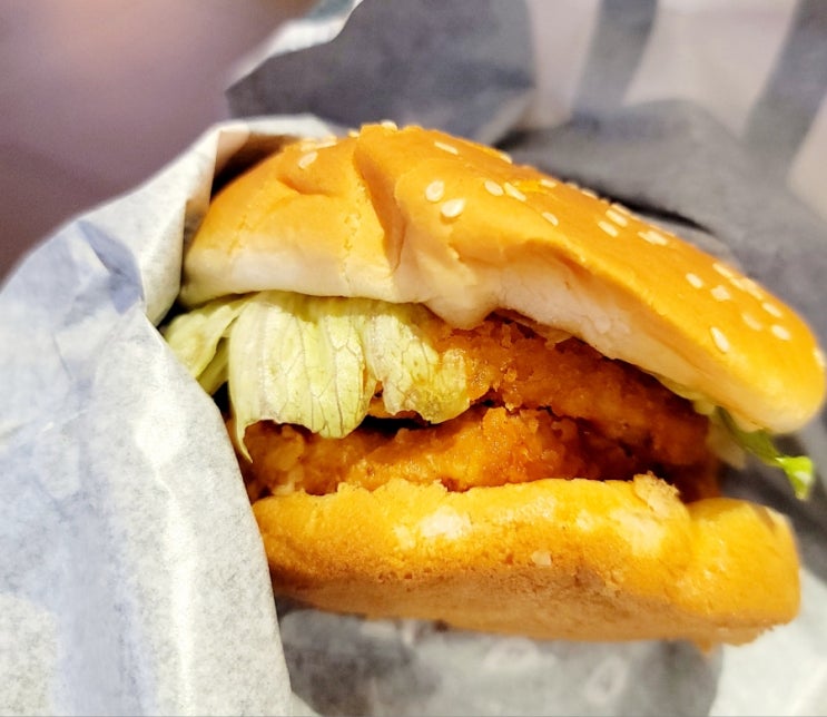  내돈내산 용산구 한남동 몇년만의 kfc 한남순천향 징거타워버거세트