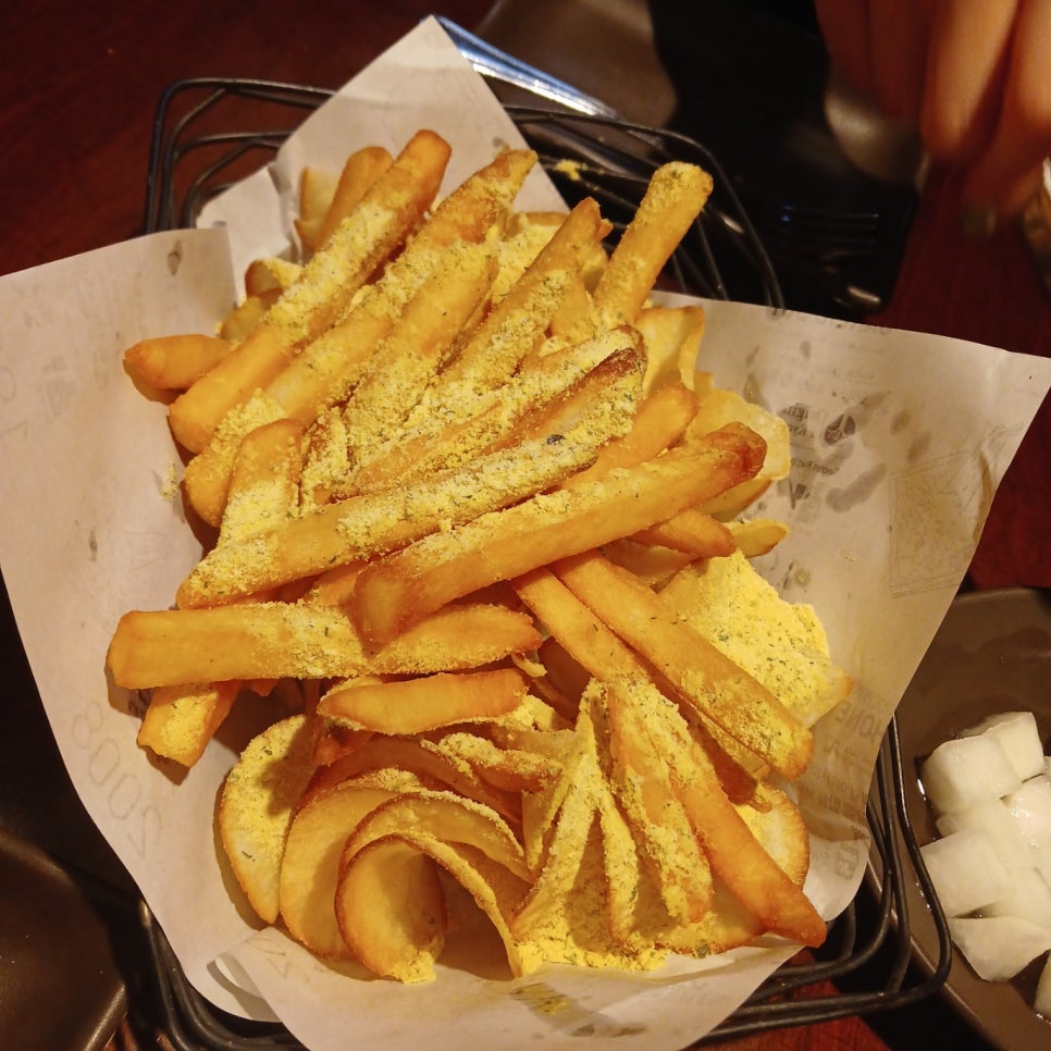 교촌치킨 만년점 사진 2