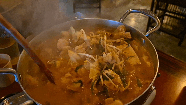  곱창전골과 항정살구이로 완성된 장미술상 건대술집