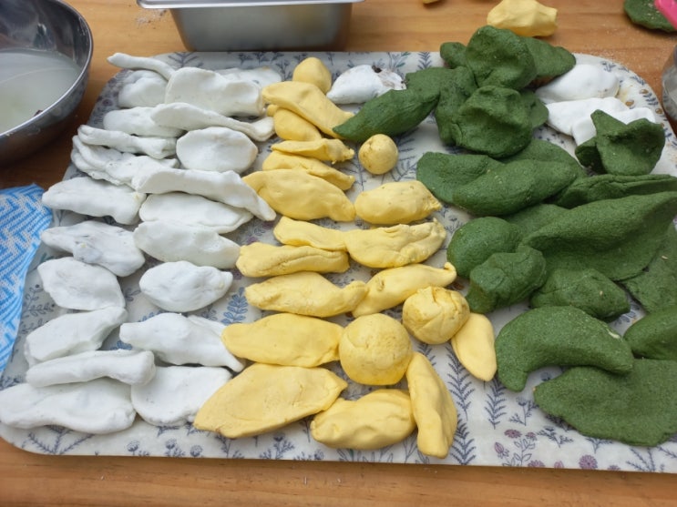  꿈틀 텃밭학교] 4주 차_한가위 맞이 송편 빚기 & 전통 놀이 & 첫 상추 수확