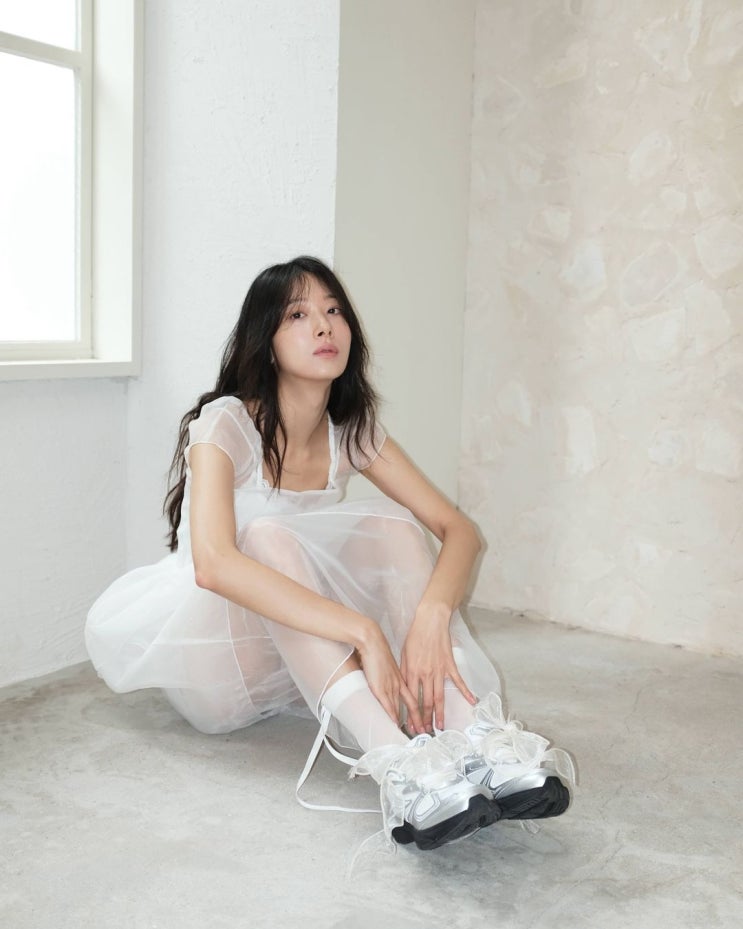  날렵한 쉐잎의 여성 인기 런닝화에서 신꾸로 요즘 난리난 신상 여자 운동화 휠라 인터런 추천 w. 민하