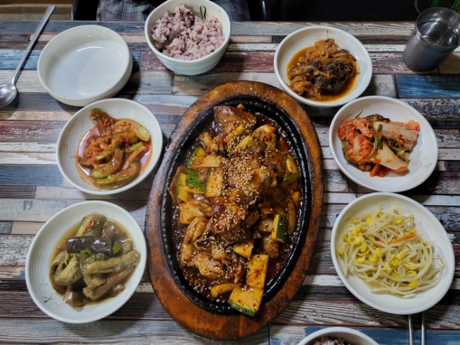  [양주 장흥] 야외 테이블 경치 굿! 한식 밥집 카루소 / 제육볶음 내돈내산