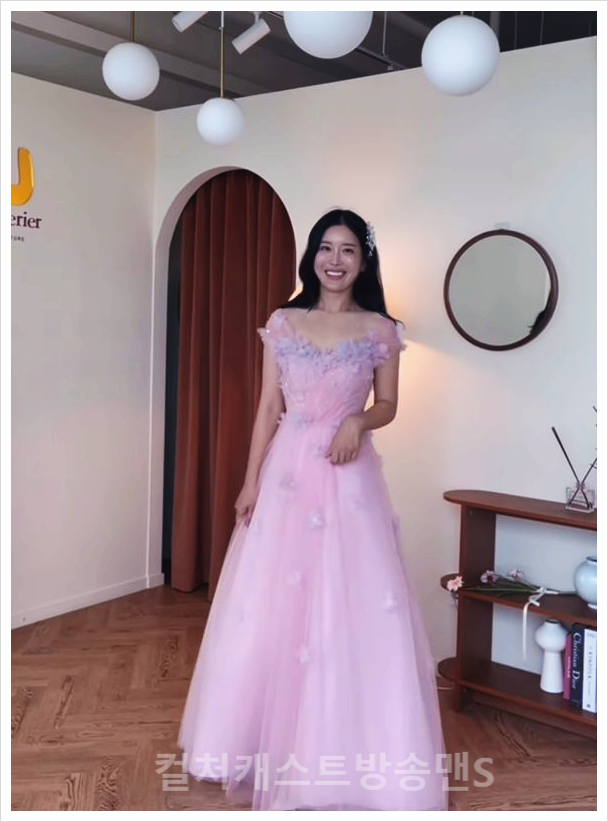  나는솔로 14기 현숙 웨딩드레스 인스타 사진 결혼 준비 나솔사계 미스터강 현커 동안 미모 최종커플 날짜 나이