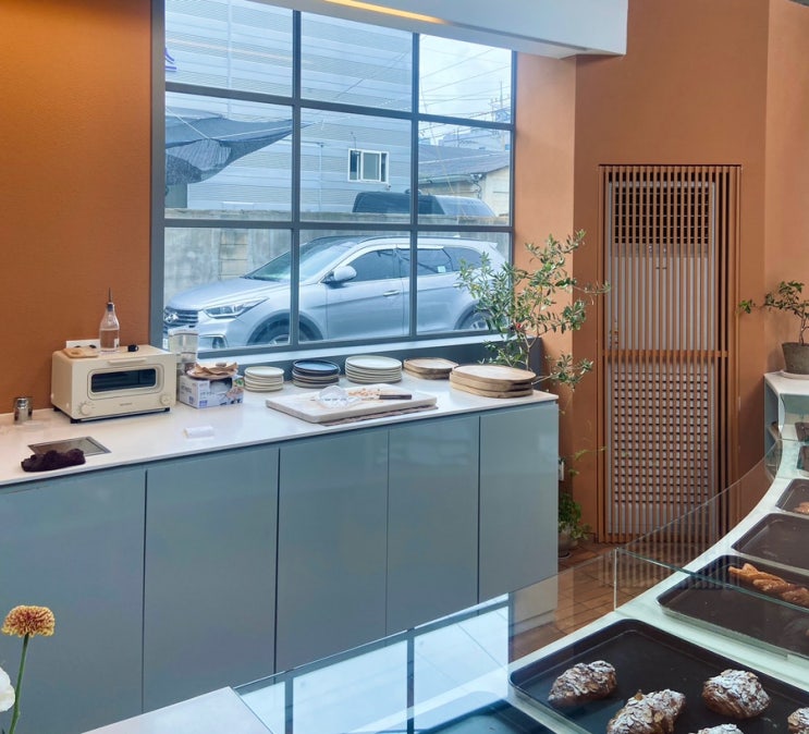  문래 창작촌 나들이 중 괜찮은 문래 카페 발견 ! 폰트 커피 Pont Coffee : 문래역 신도림역 주차 가능한 커피 맛집