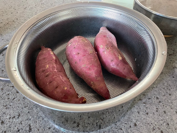  아침에 고구마 빈속에 찐고구마 혈당 100일간 먹어본 후기
