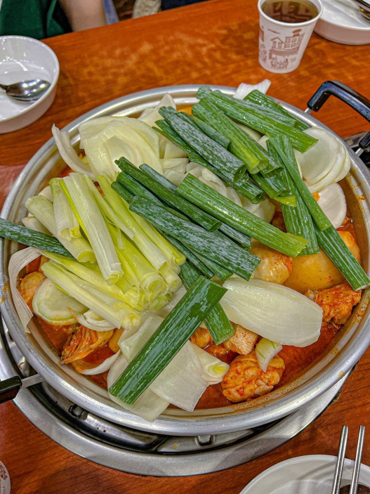  대전 닭도리탕 맛집 양파 단맛이 어우러진 한영식당