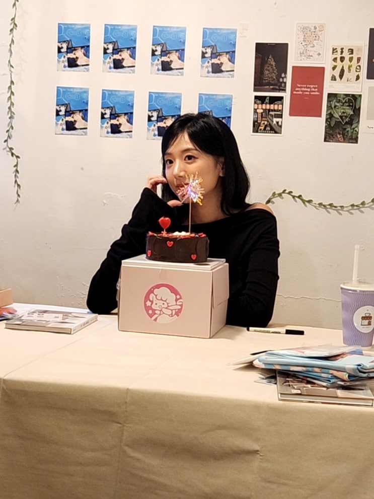  카페 마음창고 홍대 상수 아이돌 생일 카페 걸그룹 마카마카 은비 생일 이벤트 특전 다녀온 후기
