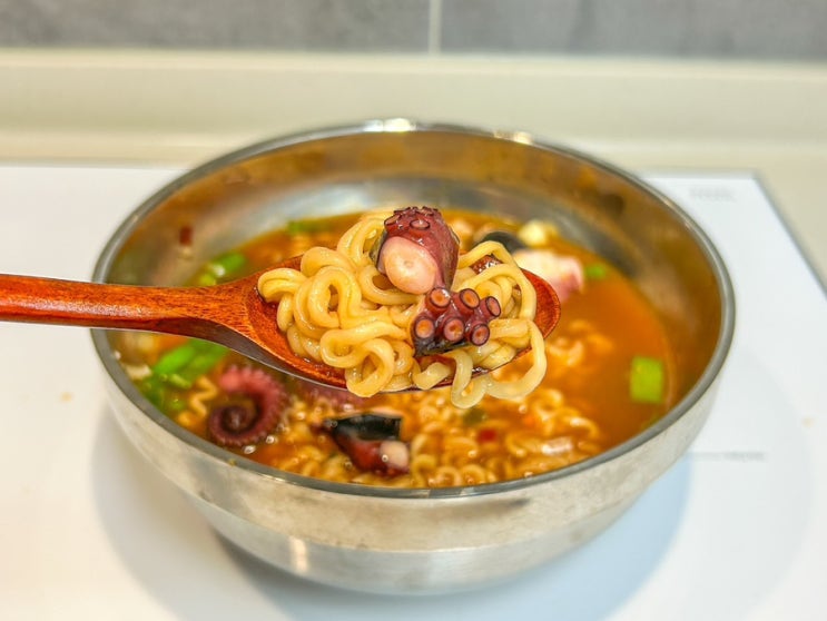  맛있는 정하네 라면용 문어로 문어라면 끓이는법 레시피 알아봐요.