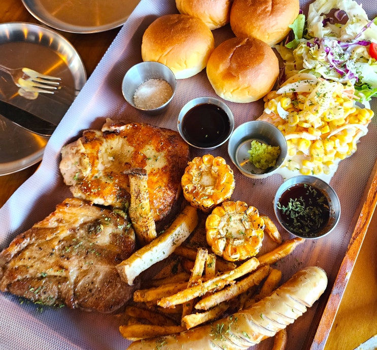  인천 영종도 맛집 네온몬스터즈 브런치&스테이크하우스