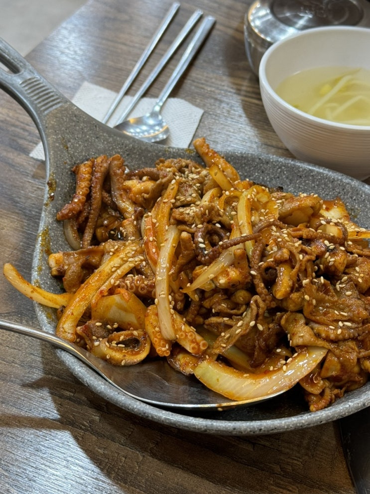  [여의도/오삼볶음집] 여의도 직장인 추천 맛집, 불 맛 가득 제육볶음