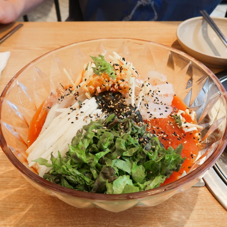 독산동횟집 '현대회수산시장' 푸짐한 구성의 물회 맛집