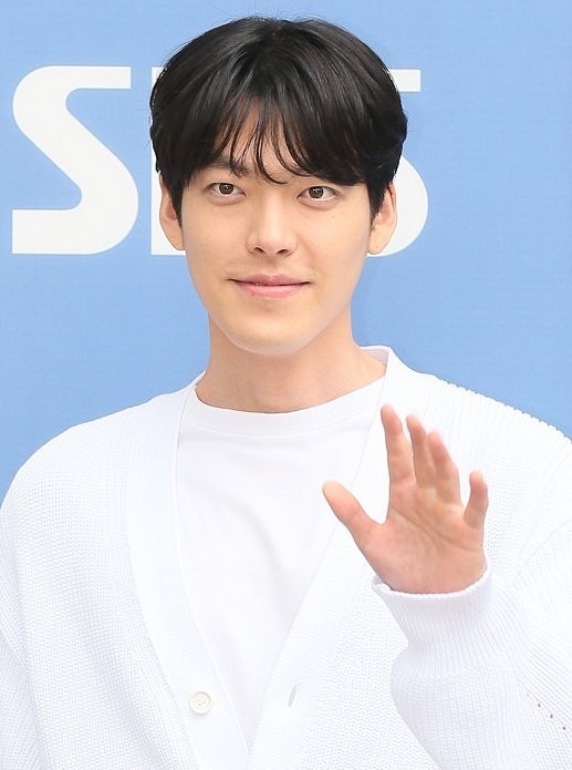 <b>김우빈</b> 비인두암 <b>시한부</b> <b>6개월</b> 선고