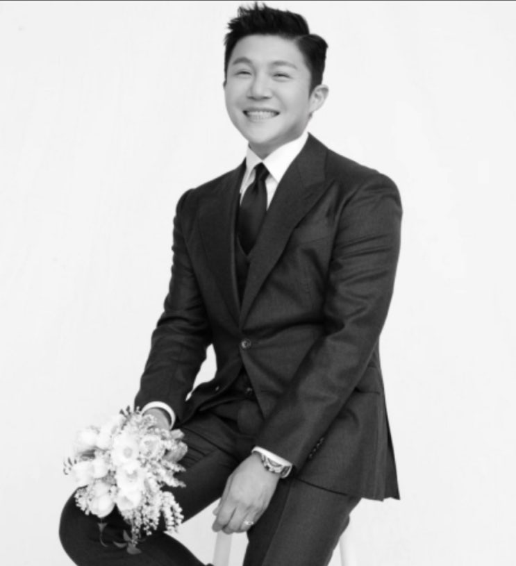 조세호 결혼, 17kg감량 몸매 비결과 웨딩 화보 공개! 조세호 결혼, 17kg감량 몸매 비결과 웨딩 화보 공개!