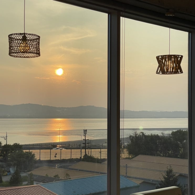  파주 한강뷰 브런치 카페 아레볼