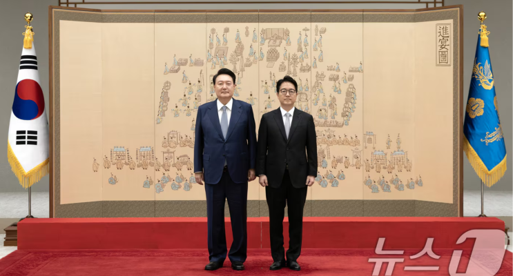 윤석열 대통령, <b>심우정 신임 검찰총장</b>에 임명장 수여