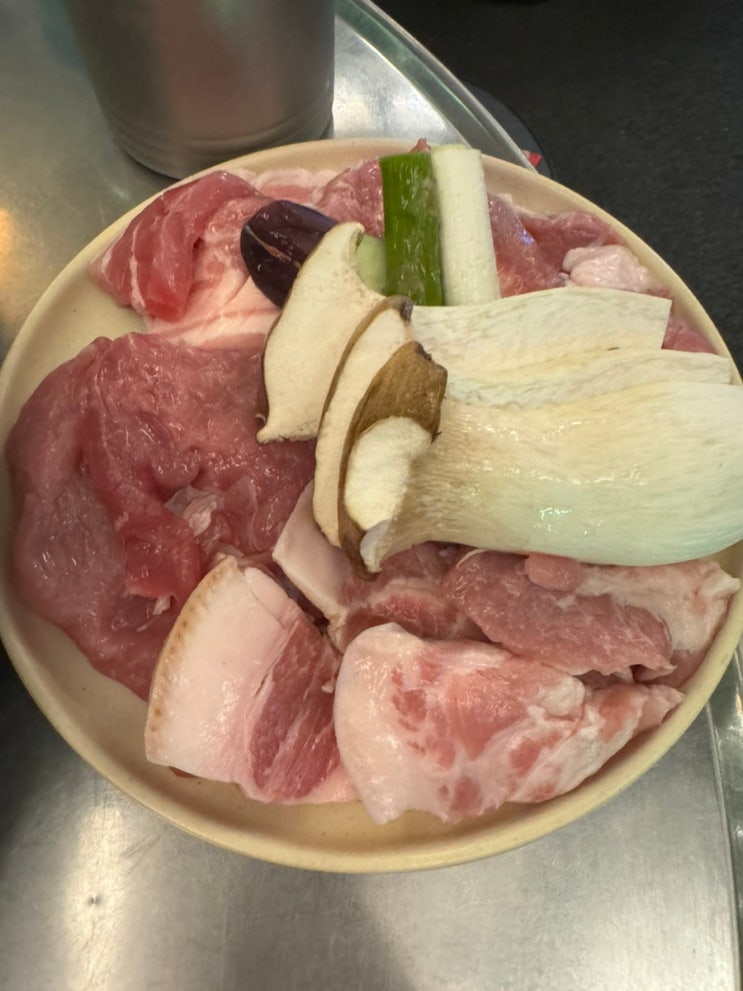  을지로 삼겹살 김치찌개 맛집 리뉴얼하고 더 맛있어진 빽돈