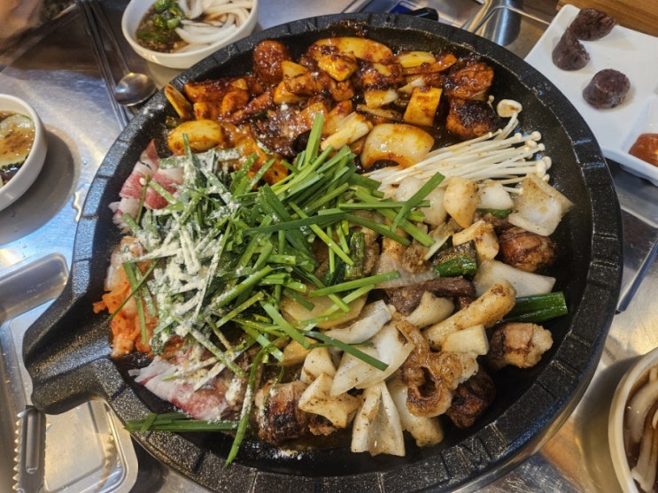  전포 곱창 맛집 고기와 전골의 조화 '대창인생' 방문기