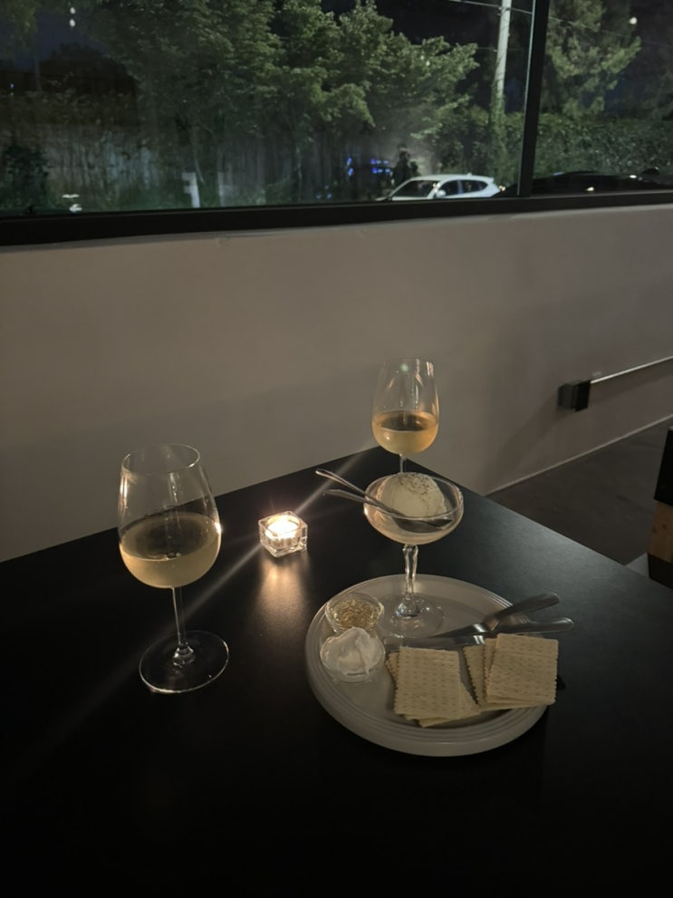  [서울/용산] 숙대입구역, 남영역 분위기 좋은 카페, 와인바 ‘우모에 umoae’