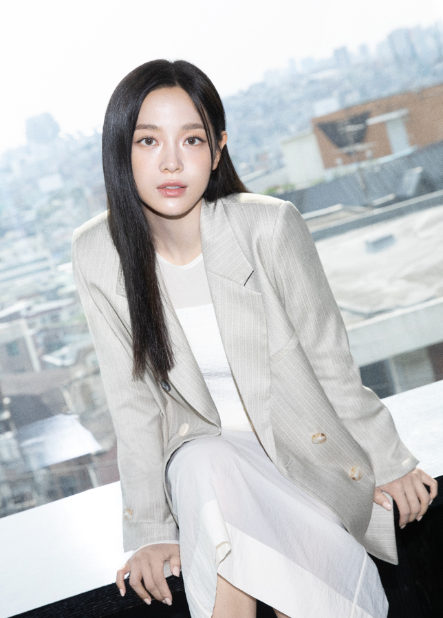  30대 커리어우먼의 오피스룩 필수템! 편하면서 고급진 잇미샤 여자 블레이저 더블 자켓으로 출근룩 코디 추천 ft. 김세정