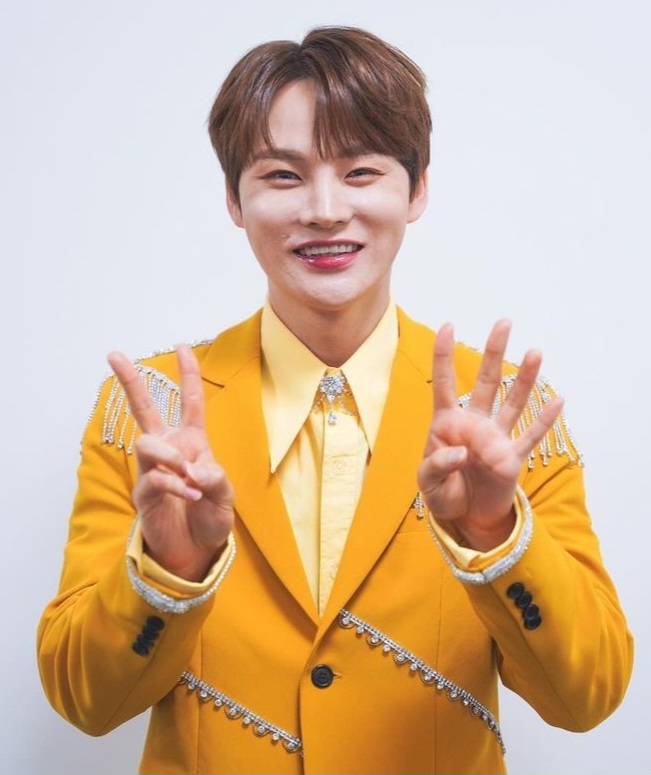<b>박서진</b> 성형(ft.프로필) 두 형의 죽음 어머니 <b>자궁경부암</b>... 