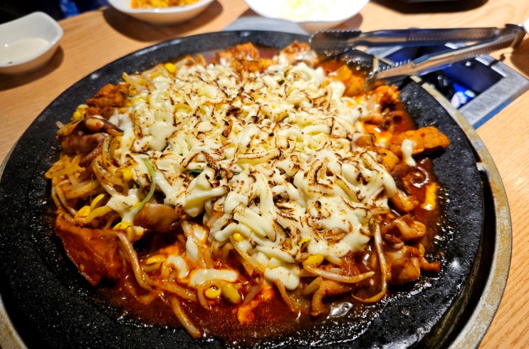  부산 쭈꾸미 맛집 - 탱글탱글한 쭈꾸미가 맛있는 서면밥집 [홍스쭈꾸미 서면점]