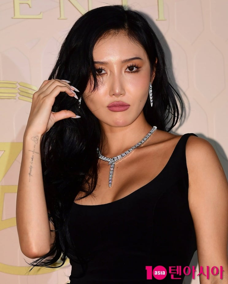 마마무 멤버 <b>화사 결혼관</b> 깜짝... 마마무 멤버 화사 12세 연상... 
