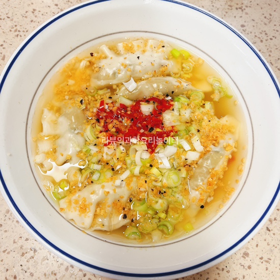  전자렌지 홍콩식 새우 완탕 만들기 레시피 중국식 만둣국 레시피 치킨스톡 사용법 활용 요리