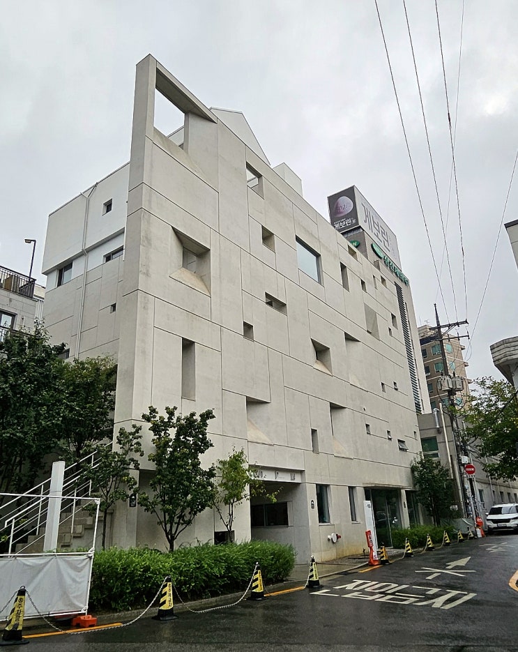 93평 대형 홍대사무실임대. S급 럭셔리 퀄리티의 쇼룸 오피스 공간 주차2대