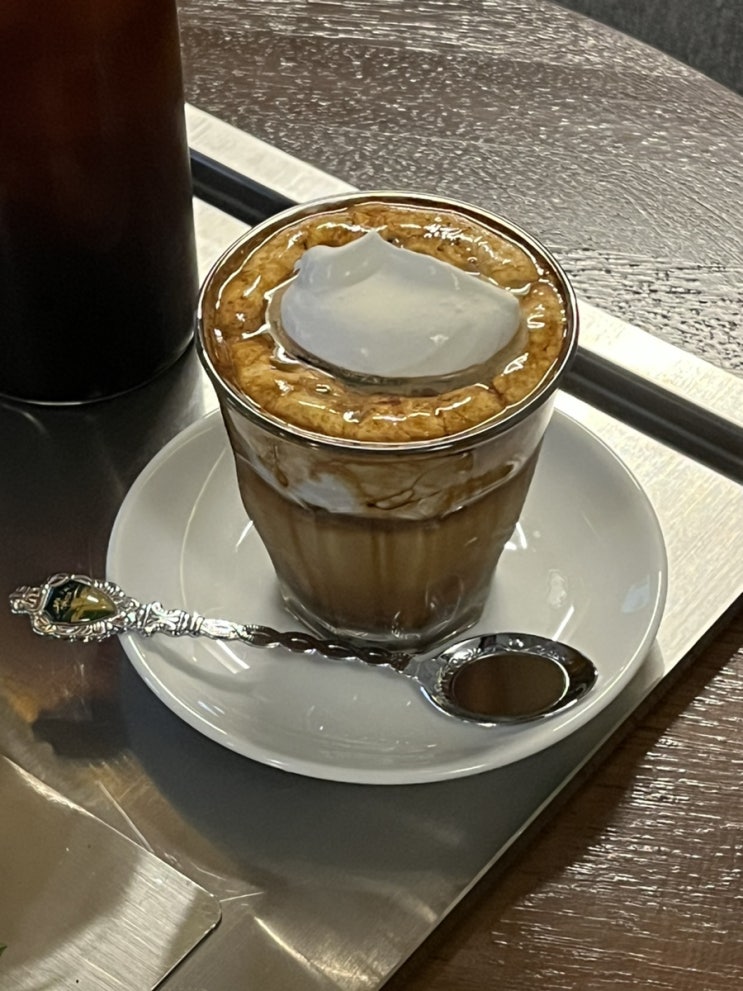  강릉 교동 이색카페 추천 디저트 맛집 어웨이브