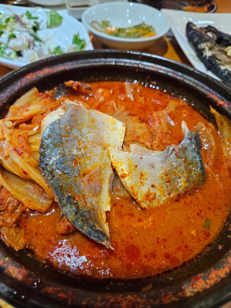  부산 해운대 고등어회 추천하는 곳 '한어부의고등어사랑'점심때 밥집으로도 좋아 보입니다.