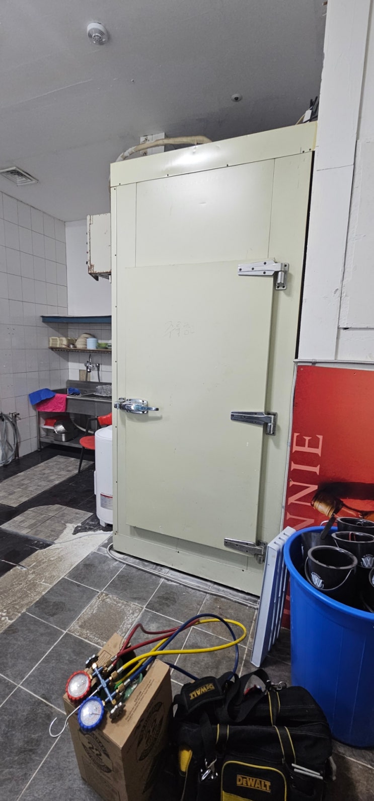  맥주보관창고 수리 안전하고 효율적인 보관 창고 만들기