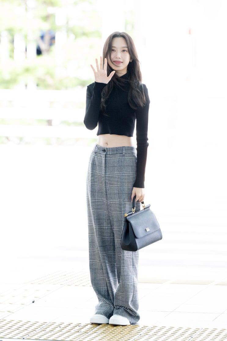  배우 문가영 공항패션 정보 돌체앤가바나 명품 코디 추천!