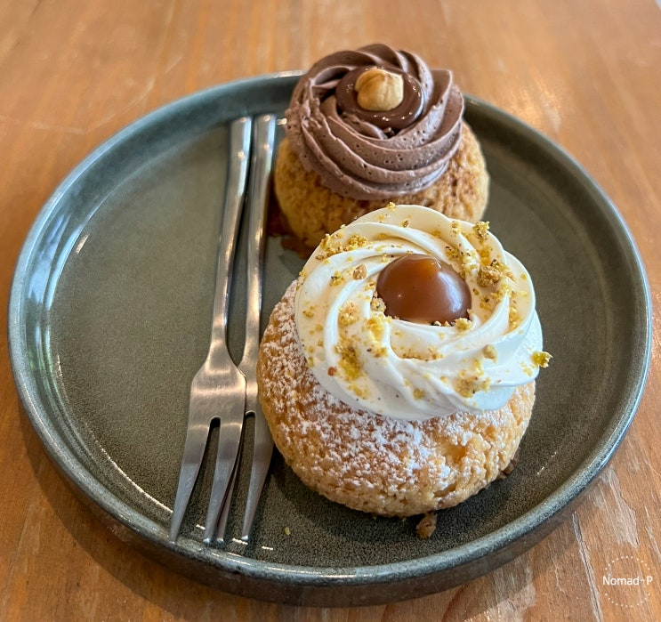  방콕 통로 예쁜 카페 추천 : GLIG CAFE (+ 디저트)