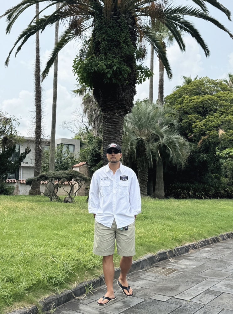  [OOTD] 캐주얼한 코디에 활용도 좋은 화이트 워크셔츠 코디