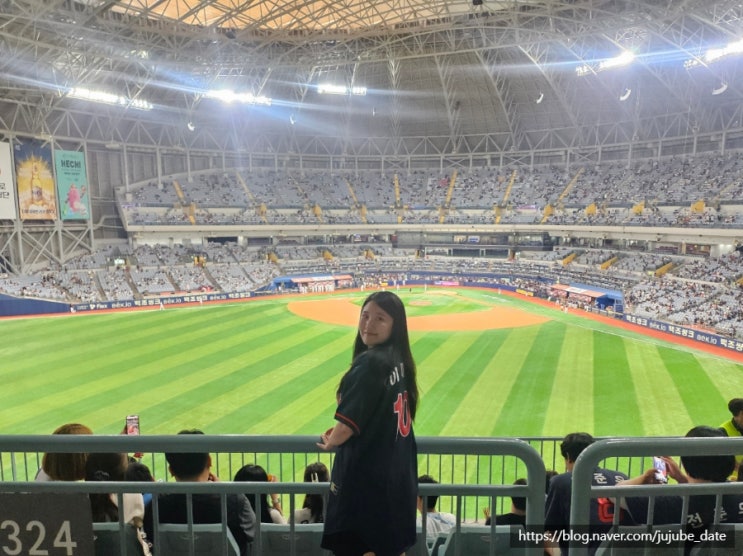  고척스카이돔 3루 3~4층 외야 일반석 426구역 C 열 8번 좌석 시야 후기 및 고척돔 먹거리 추천