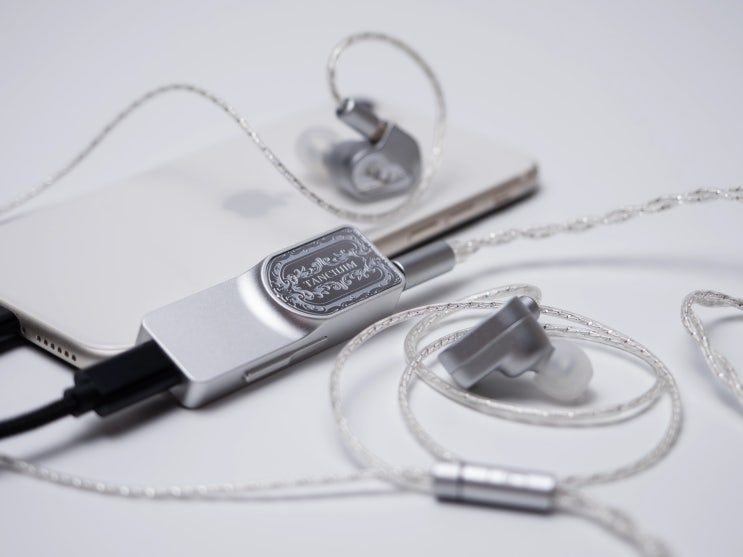  탠치짐 루나 USB DAC 리뷰 :: 매력적인 디자인을 한 스푼 더한 종결급 꼬다리덱