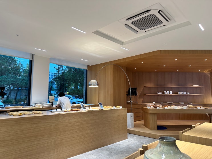  [내돈내산] 경복궁역과 바로 연결되는 깔끔한 베이커리&카페, '오커쇼어(OCHER SHORE)'