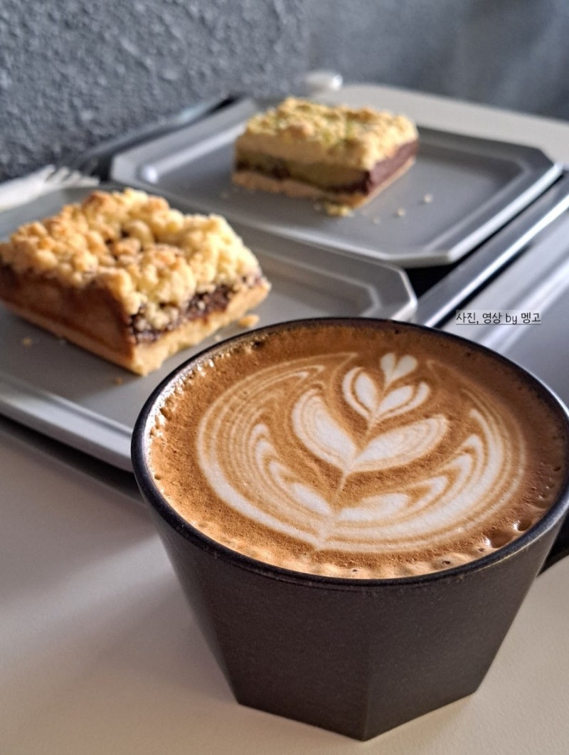 양재역 카페 두바이초콜릿 디저트 맛집 리플렉트 커피 로스팅랩 : 네이버 블로그