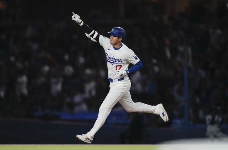 오타니 쇼헤이, MLB 역사상 최초로 50-50 대기록 세운 야구의 전설 (50홈런 50도움) 오타니 쇼헤이, MLB 역사상 최초로 50-50 대기록 세운 야구의 전설 (50홈런 50도움)