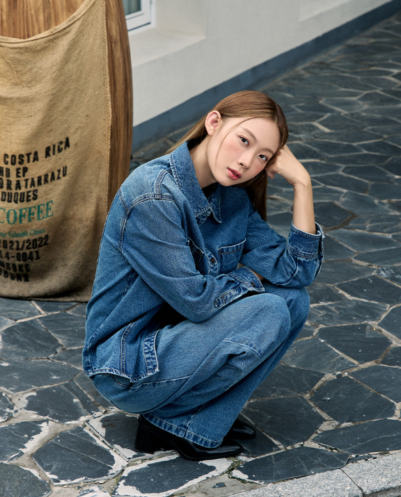  샐럽 젤라비와 함께한 플라스틱아일랜드의 예쁜 오버핏 데님 셔츠 자켓 셋업 코디 추천